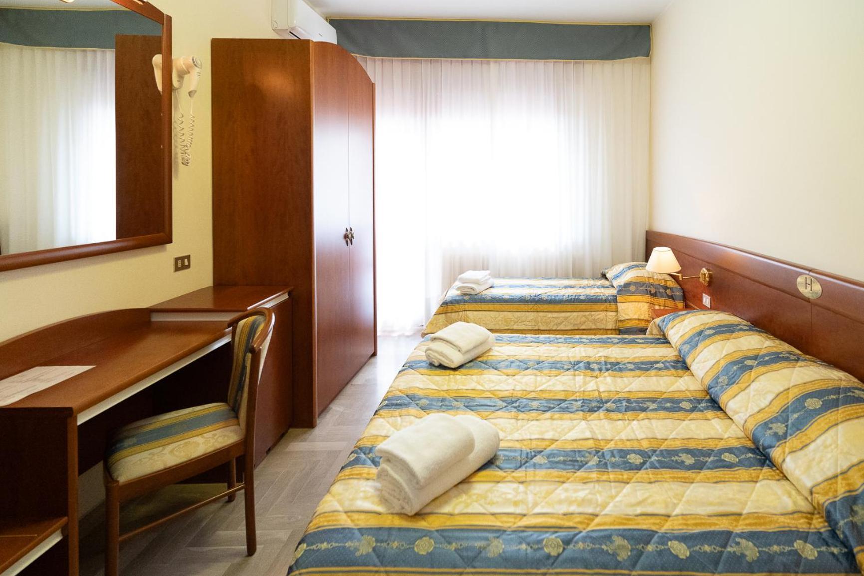 Easy Hotel Meryon Sottomarina Habitación foto